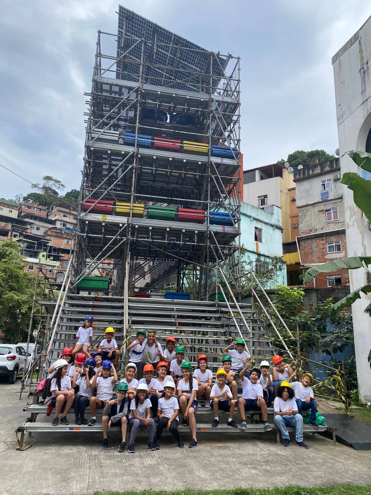 Crianças da Rocinha na Torre Verde
